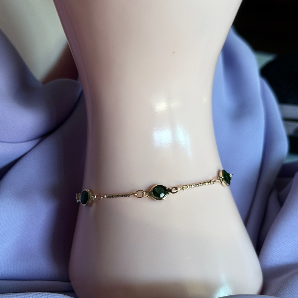 ⚜️❤️🔥 Gorgeous 14K Gold Plated Bracelet with Emerald Green Stones - Picture 3 of 5